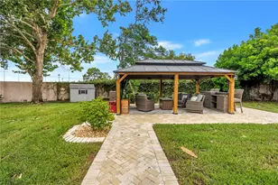 10210 95th St, Seminole, FL 33777 - Photo 19