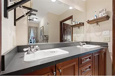 1818 Dolphin Boulevard S, Saint Petersburg, FL 33707 - Photo 39