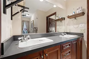 1818 Dolphin Blvd S, Saint Petersburg, FL 33707 - Photo 39