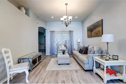 2242 Towering Oaks Circle, Seffner, FL 33584 - Photo 5