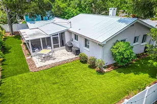 131 Valencia Dr, Dunedin, FL 34698 - Photo 5