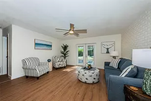 19 Ventura Dr, Dunedin, FL 34698 - Photo 9