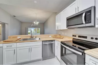 1032 Radison Avenue #2, Sun City Center, FL 33573 - Photo 13