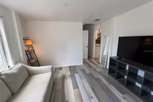142 6th Ave N, Saint Petersburg, FL 33701 - Photo 5