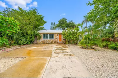 3935 11th Avenue N, Saint Petersburg, FL 33713 - Photo 1
