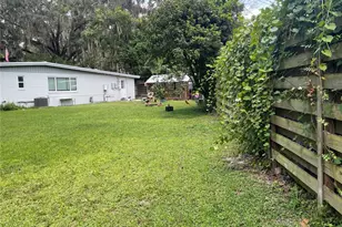 1115 NE 5th Pl, Gainesville, FL 32601 - Photo 11