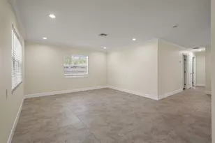 4247 Helena St NE, Saint Petersburg, FL 33703 - Photo 11