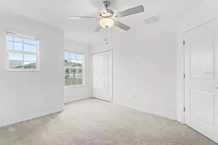 36420 Garden Wall Wy, Zephyrhills, FL 33541 - Photo 17