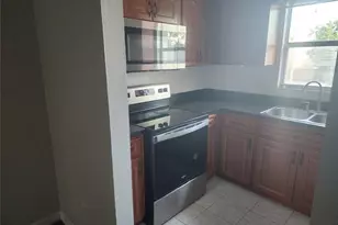 7210 N Manhattan Ave, Tampa, FL 33614 - Photo 5