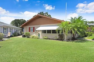 2210 Greenhaven Dr, Sun City Center, FL 33573 - Photo 3