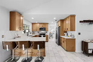 14018 Cascade Ln, Tampa, FL 33618 - Photo 13