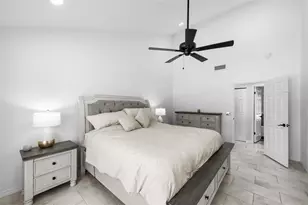 14018 Cascade Ln, Tampa, FL 33618 - Photo 17