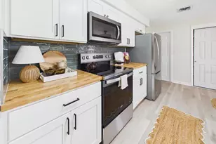 533 66th St N, Palm Harbor, FL 34684 - Photo 17