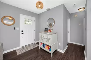 703 24th St SW, Largo, FL 33770 - Photo 9