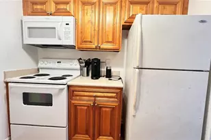 13289 Arbor Pointe Cir, Tampa, FL 33617 - Photo 9