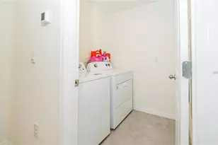 7590 Broad Pointe Dr, Zephyrhills, FL 33540 - Photo 25