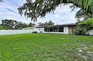 1005 Hallwood Loop, Brandon, FL 33511 - Photo 35
