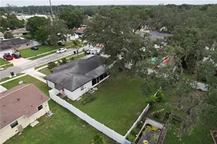 1005 Hallwood Loop, Brandon, FL 33511 - Photo 37