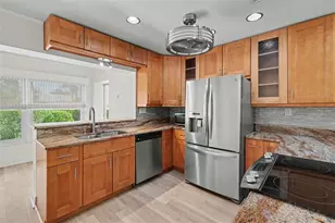 8359 Candlewood Rd, Seminole, FL 33777 - Photo 21