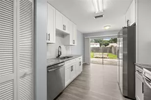 3257 Laurel Dale Dr, Tampa, FL 33618 - Photo 11