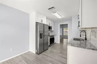 3257 Laurel Dale Dr, Tampa, FL 33618 - Photo 17