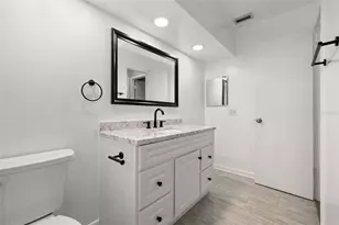 3257 Laurel Dale Dr, Tampa, FL 33618 - Photo 23