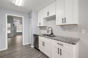 3257 Laurel Dale Dr, Tampa, FL 33618 - Photo 15