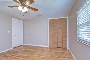 5381 43rd Ave N, Saint Petersburg, FL 33709 - Photo 21