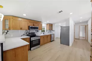 8726 N Meadowview Cir, Tampa, FL 33625 - Photo 7