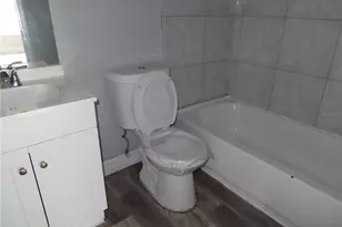 1215 Windsor Cir, Brandon, FL 33510 - Photo 5