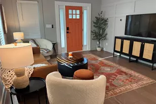 1323 7th Ave N, Saint Petersburg, FL 33705 - Photo 5