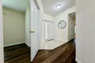 7838 Carriage Pointe Dr, Gibsonton, FL 33534 - Photo 9