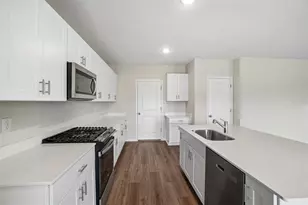 36564 Sagemoor Dr, Zephyrhills, FL 33541 - Photo 13