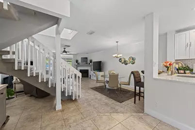 1672 Watermark Circle NE, Saint Petersburg, FL 33702 - Photo 7