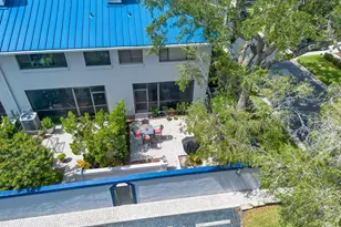 1672 Watermark Cir NE, Saint Petersburg, FL 33702 - Photo 63