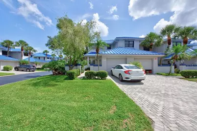 1672 Watermark Circle NE, Saint Petersburg, FL 33702 - Photo 55