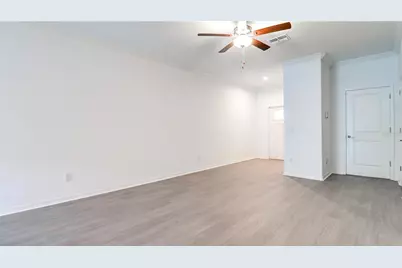 36427 Garden Wall Way, Zephyrhills, FL 33541 - Photo 13