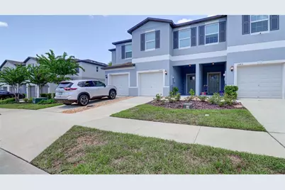 36427 Garden Wall Way, Zephyrhills, FL 33541 - Photo 3