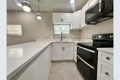 8906 N Albany Avenue, Tampa, FL 33604 - Photo 15