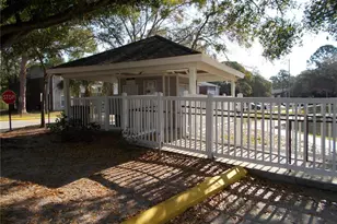 1400 Gandy Blvd N, Saint Petersburg, FL 33702 - Photo 33