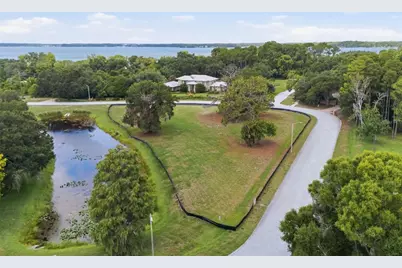 520 Austin Drive, Tarpon Springs, FL 34688 - Photo 1