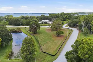520 Austin Dr, Tarpon Springs, FL 34688 - Photo 1