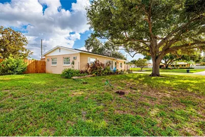 6801 29th Terrace N, Saint Petersburg, FL 33710 - Photo 7