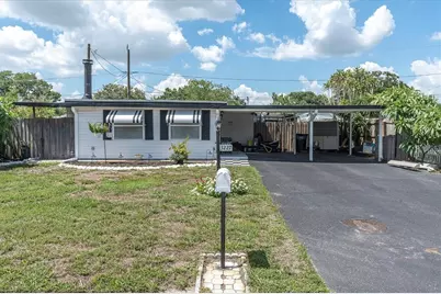 3227 48th Avenue N, Saint Petersburg, FL 33714 - Photo 1