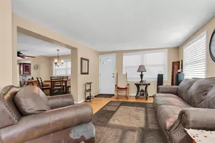 3227 48th Ave N, Saint Petersburg, FL 33714 - Photo 3