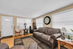 3227 48th Ave N, Saint Petersburg, FL 33714 - Photo 5