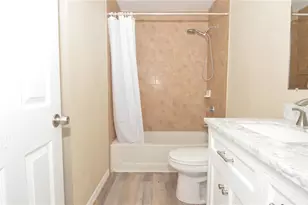 8764 Mallard Reserve Dr, Tampa, FL 33614 - Photo 31