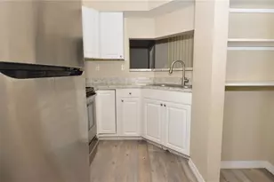 8764 Mallard Reserve Dr, Tampa, FL 33614 - Photo 11