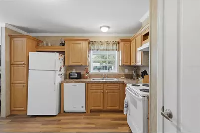 38745 New Jersey Avenue, Zephyrhills, FL 33542 - Photo 9