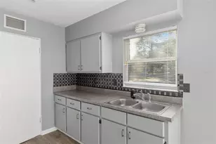 2821 NE 17th Ter, Gainesville, FL 32609 - Photo 13